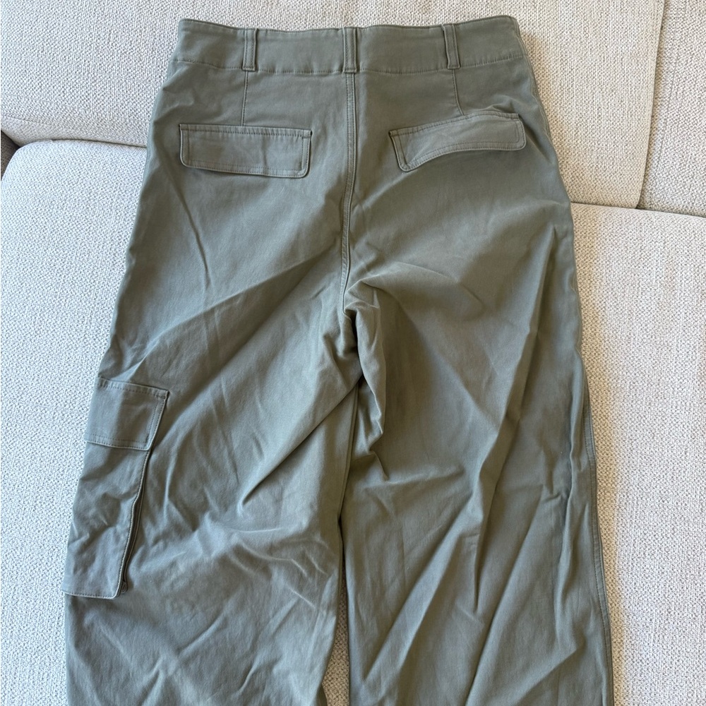 Aritzia TNA Olive Cargo Pants